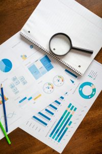 A marketing plan is the backbone of any successful business strategy. Without a clear marketing plan, even the most innovative products can struggle to find their audience. In simple terms, a marketing plan outlines your goals, target market, strategies, and tactics to promote your products or services effectively.